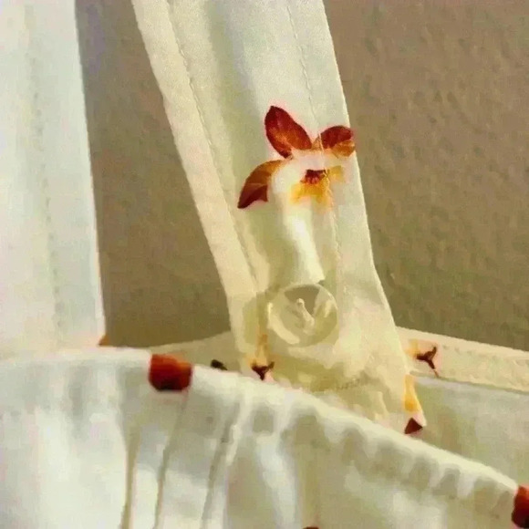 NWOT WE WORE WHAT HARPER FLORAL DRESS - Picture 6 of 6